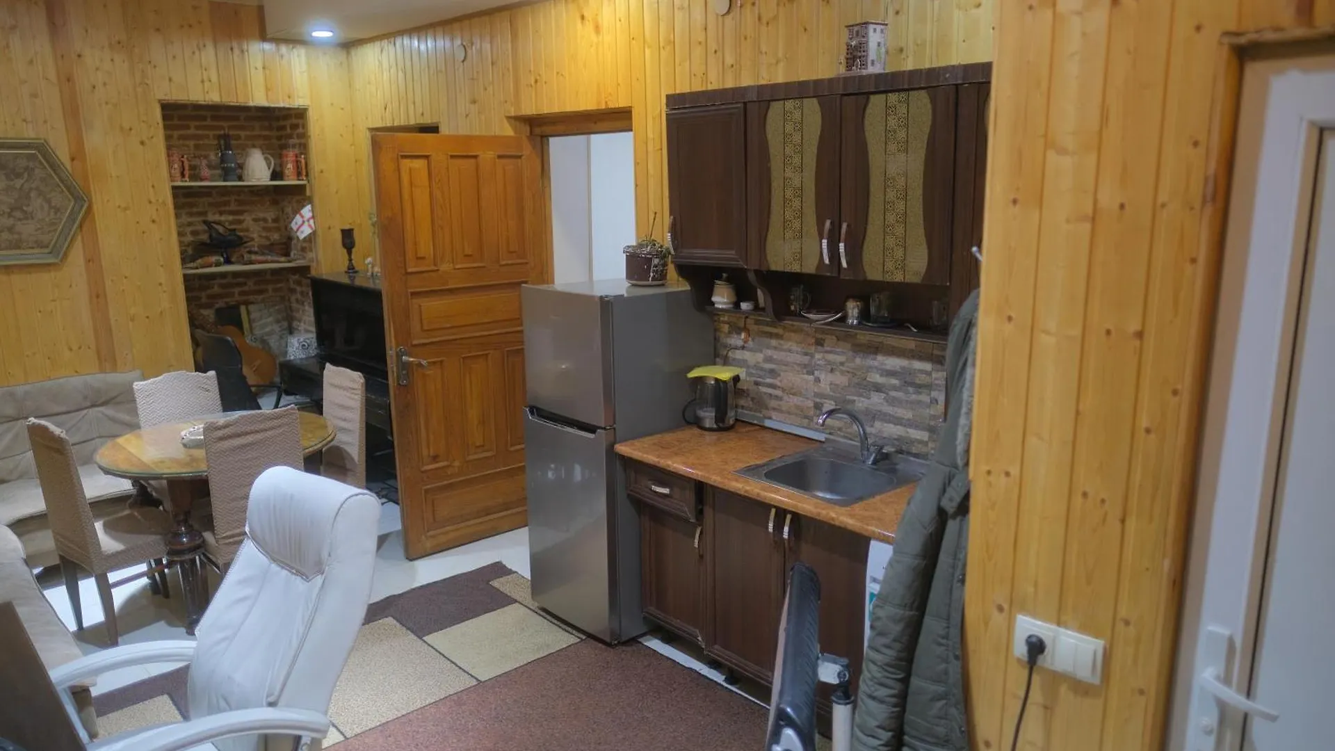 Loreta Tbilisi 0*,  Gruzja